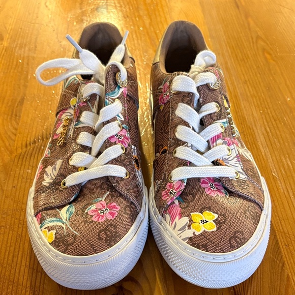 Guess Floral Brown Sneakers with Gold Details - Picture 3 of 10